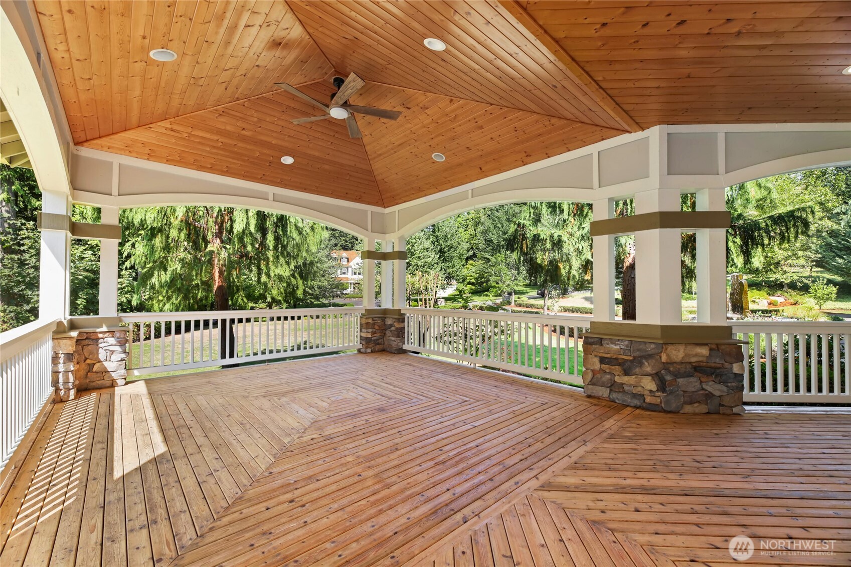 Carnation, Washington, 98014, United States, 5 Bedrooms Bedrooms, ,5 BathroomsBathrooms,Residential,For Sale,1940675