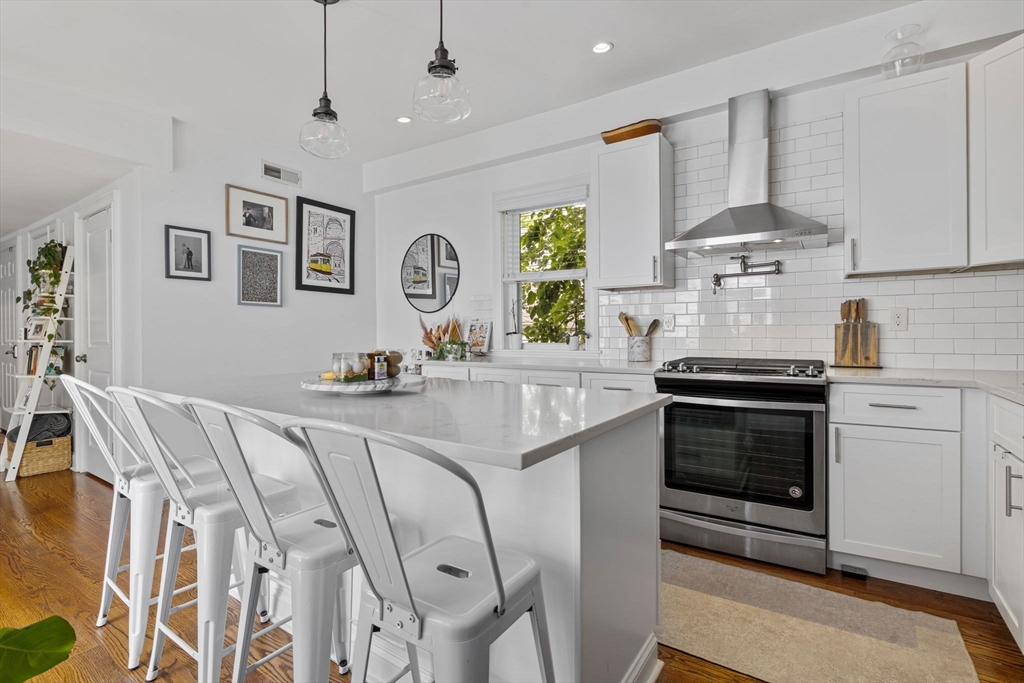 Boston, Massachusetts, 02128, United States, 3 Bedrooms Bedrooms, ,3 BathroomsBathrooms,Residential,For Sale,1904781