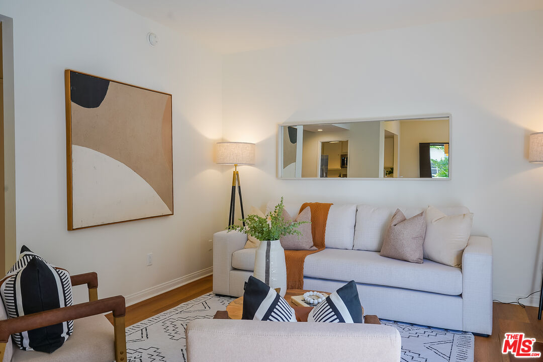 Los Angeles, California, 90025, United States, 2 Bedrooms Bedrooms, ,3 BathroomsBathrooms,Residential,For Sale,1940642
