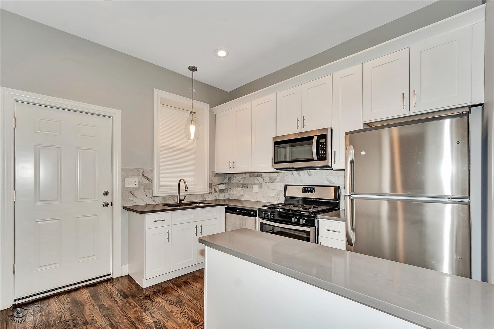 Chicago, Illinois, 60637, United States, 7 Bedrooms Bedrooms, ,3 BathroomsBathrooms,Residential,For Sale,1915108