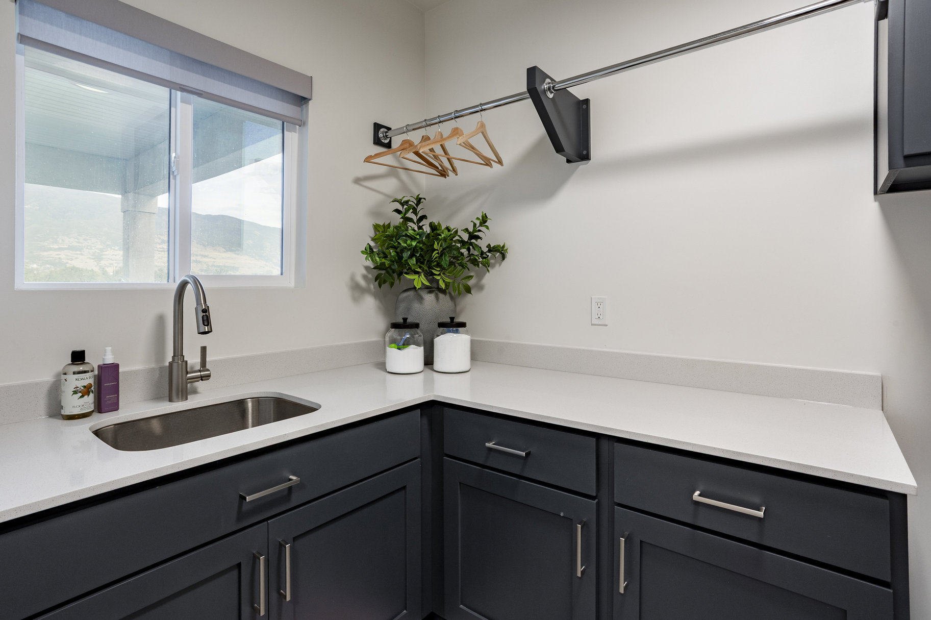  Modern Farmhouse Charm in Farmington - 物件實景