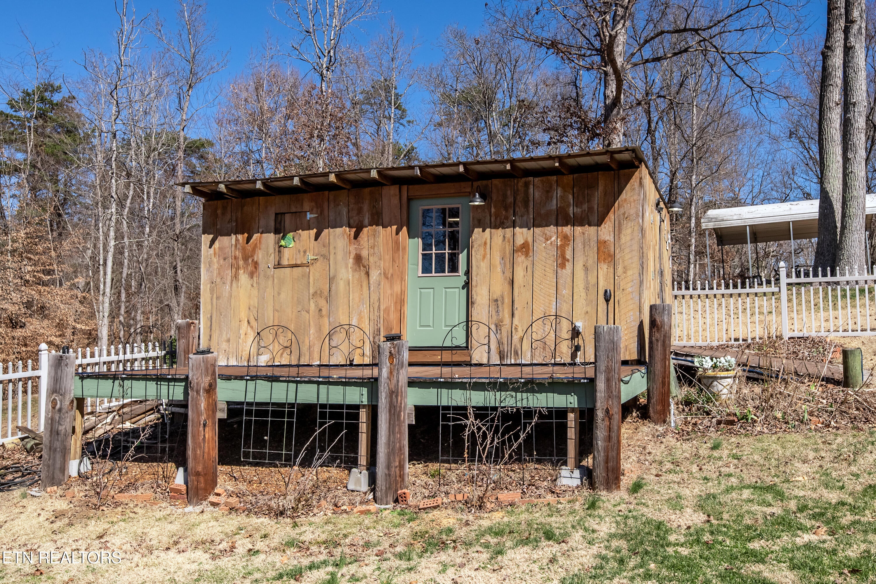 Kingston, Tennessee, 37763, United States, 4 Bedrooms Bedrooms, ,2 BathroomsBathrooms,Residential,For Sale,1850239
