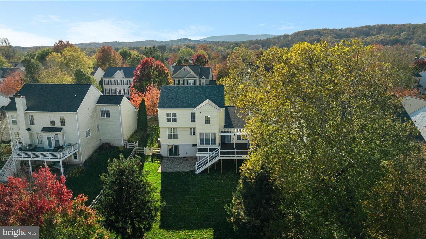 Round Hill, Virginia, 20141, United States, 4 Bedrooms Bedrooms, ,4 BathroomsBathrooms,Residential,For Sale,1987727