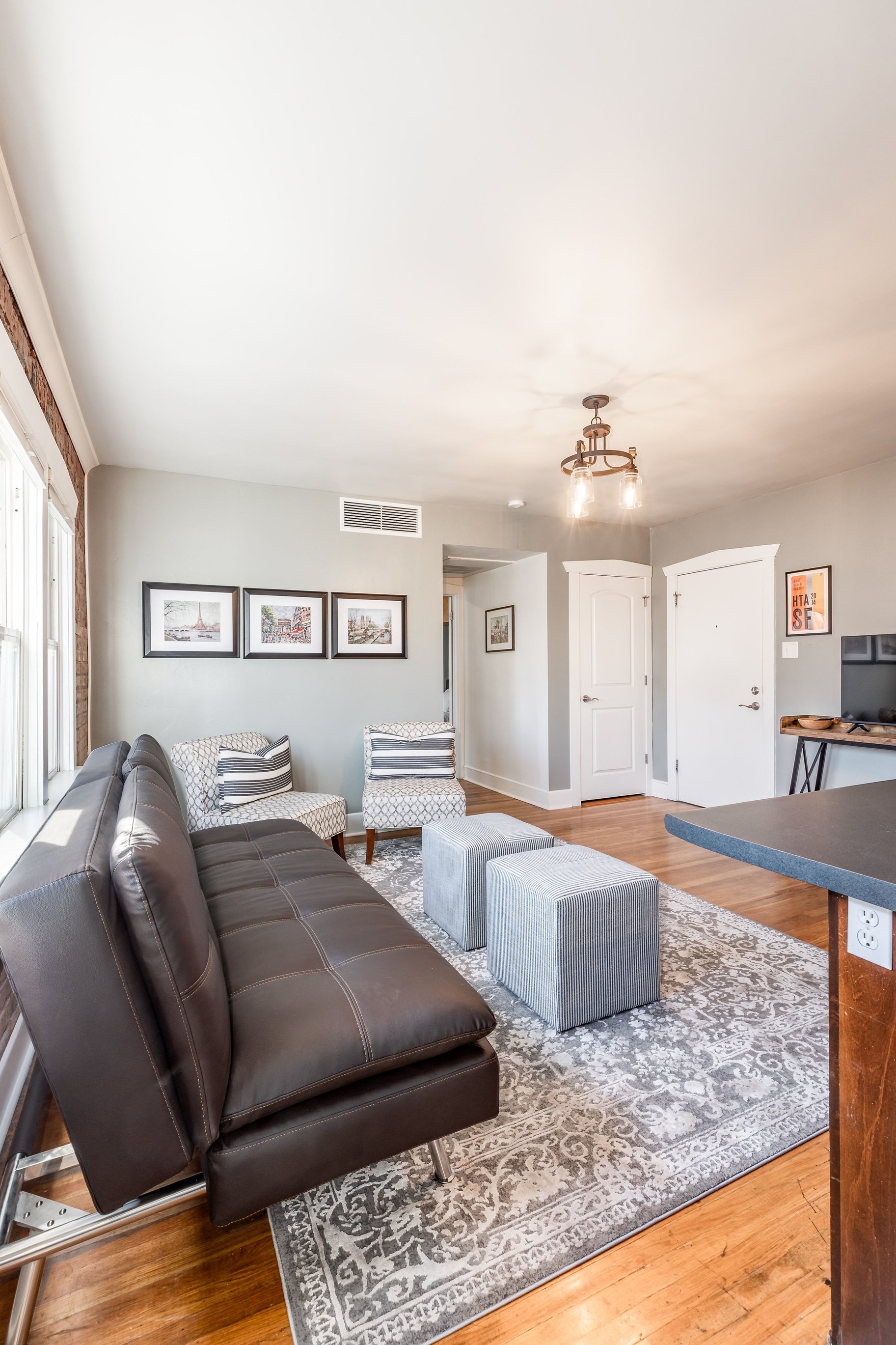  Charming Top Floor Condo Unit in Historic Downtown Building - 物件實景