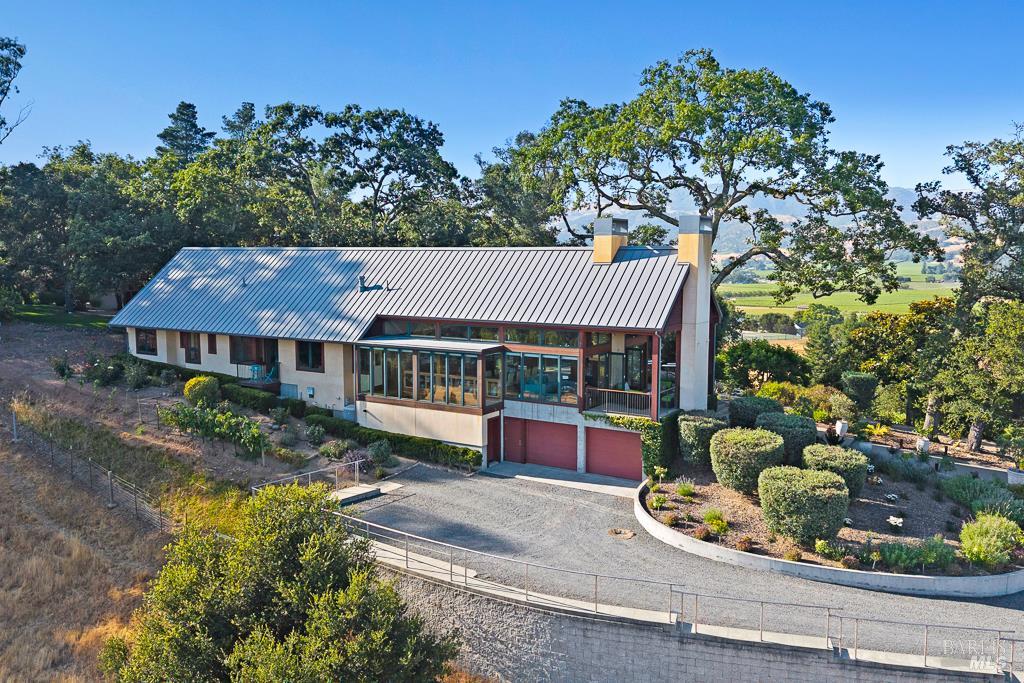 Healdsburg, California, 95448, United States, 3 Bedrooms Bedrooms, ,4 BathroomsBathrooms,Residential,For Sale,1866142