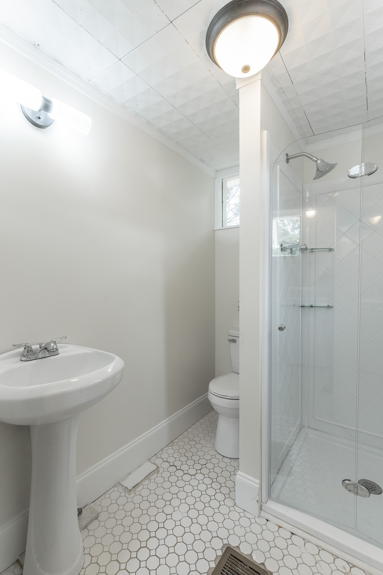 Chattanooga, Tennessee, 37409, United States, 2 Bedrooms Bedrooms, ,2 BathroomsBathrooms,Residential,For Sale,1983381