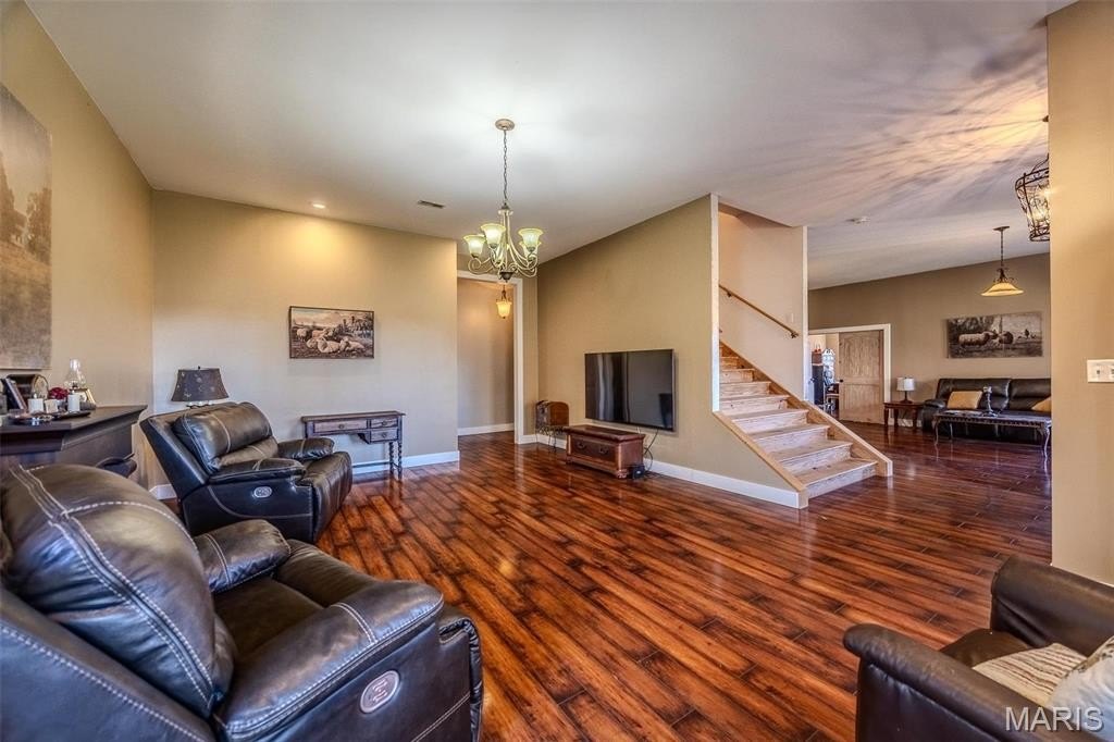 Lebanon, Missouri, 65536, United States, 4 Bedrooms Bedrooms, ,4 BathroomsBathrooms,Residential,For Sale,1976703