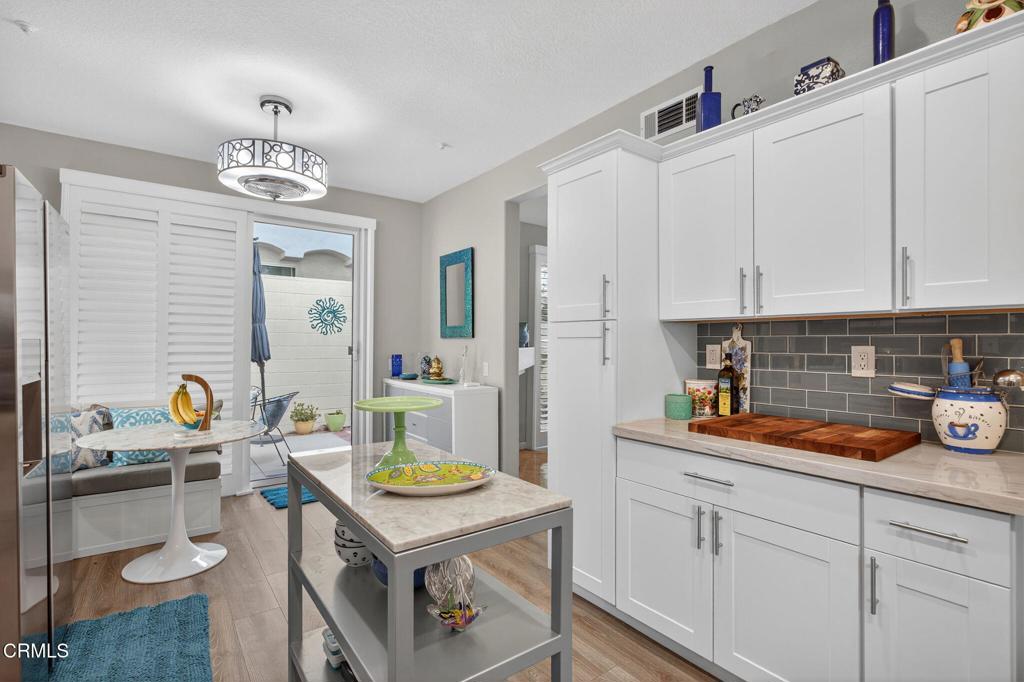 Moorpark, California, 93021, United States, 2 Bedrooms Bedrooms, ,3 BathroomsBathrooms,Residential,For Sale,1989466