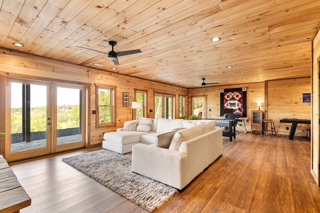 Morganton, Georgia, 30560, United States, 3 Bedrooms Bedrooms, ,3 BathroomsBathrooms,Residential,For Sale,1983802