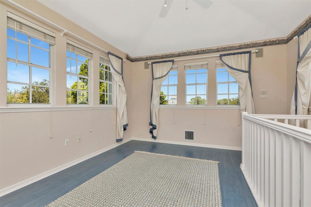 Tarpon Springs, Florida, 34689, United States, 3 Bedrooms Bedrooms, ,3 BathroomsBathrooms,Residential,For Sale,1947969