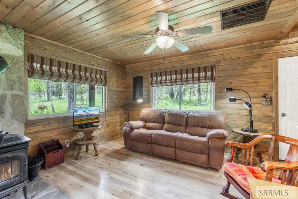ISLAND PARK, Idaho, 83429, United States, 3 Bedrooms Bedrooms, ,2 BathroomsBathrooms,Residential,For Sale,2049198