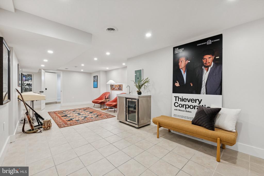 Washington, District of Columbia, 20009, United States, 4 Bedrooms Bedrooms, ,4 BathroomsBathrooms,Residential,For Sale,1902983
