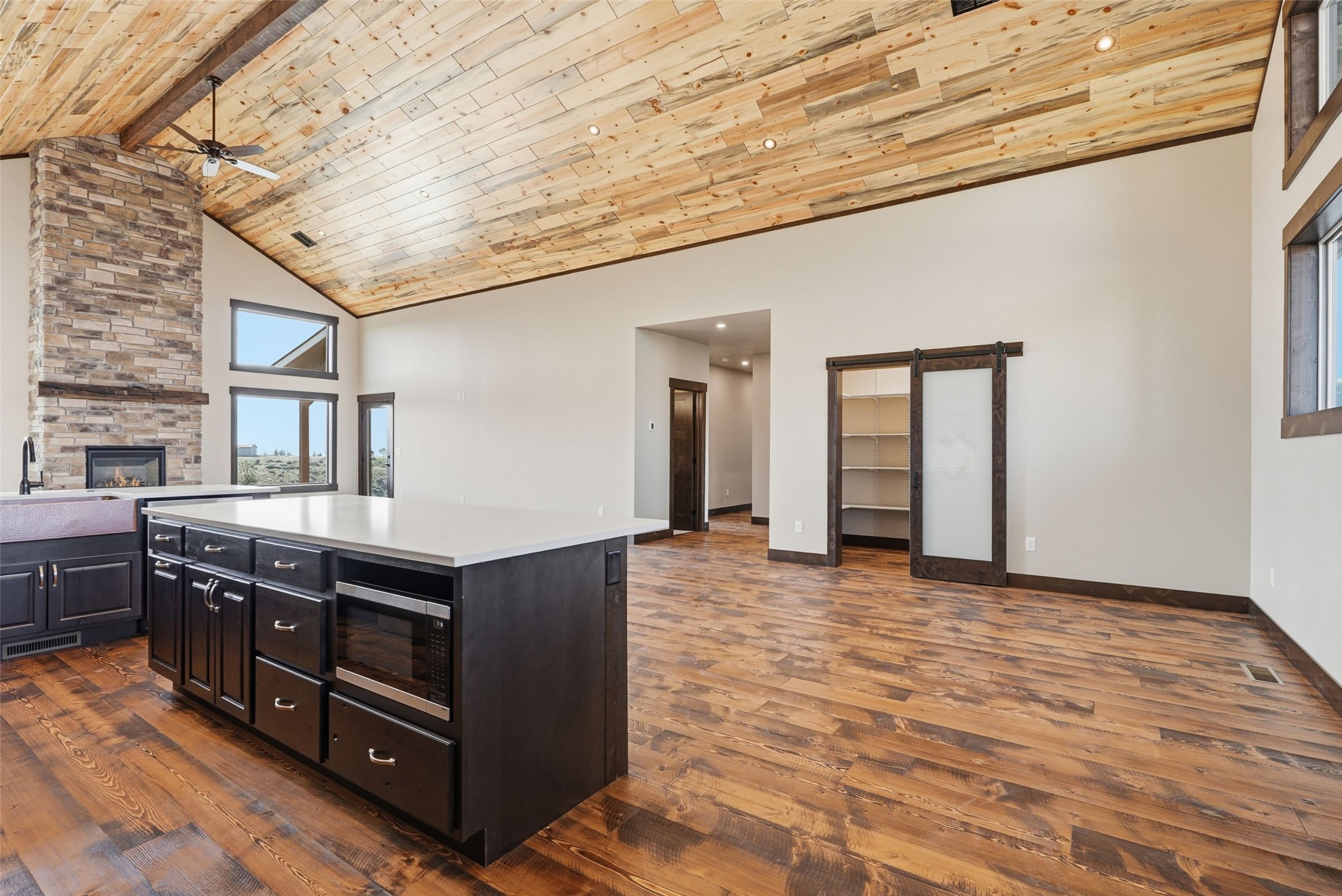  475 Ashleigh Lane - 物件實景