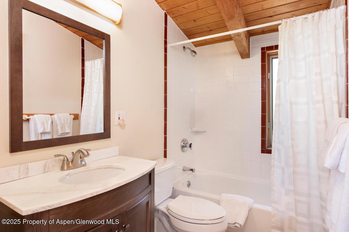Carbondale, Colorado, 81623, United States, 3 Bedrooms Bedrooms, ,2 BathroomsBathrooms,Residential,For Sale,1927445
