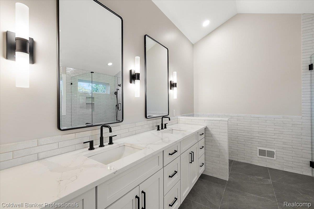 Plymouth, Michigan, 48170, United States, 4 Bedrooms Bedrooms, ,4 BathroomsBathrooms,Residential,For Sale,1986255