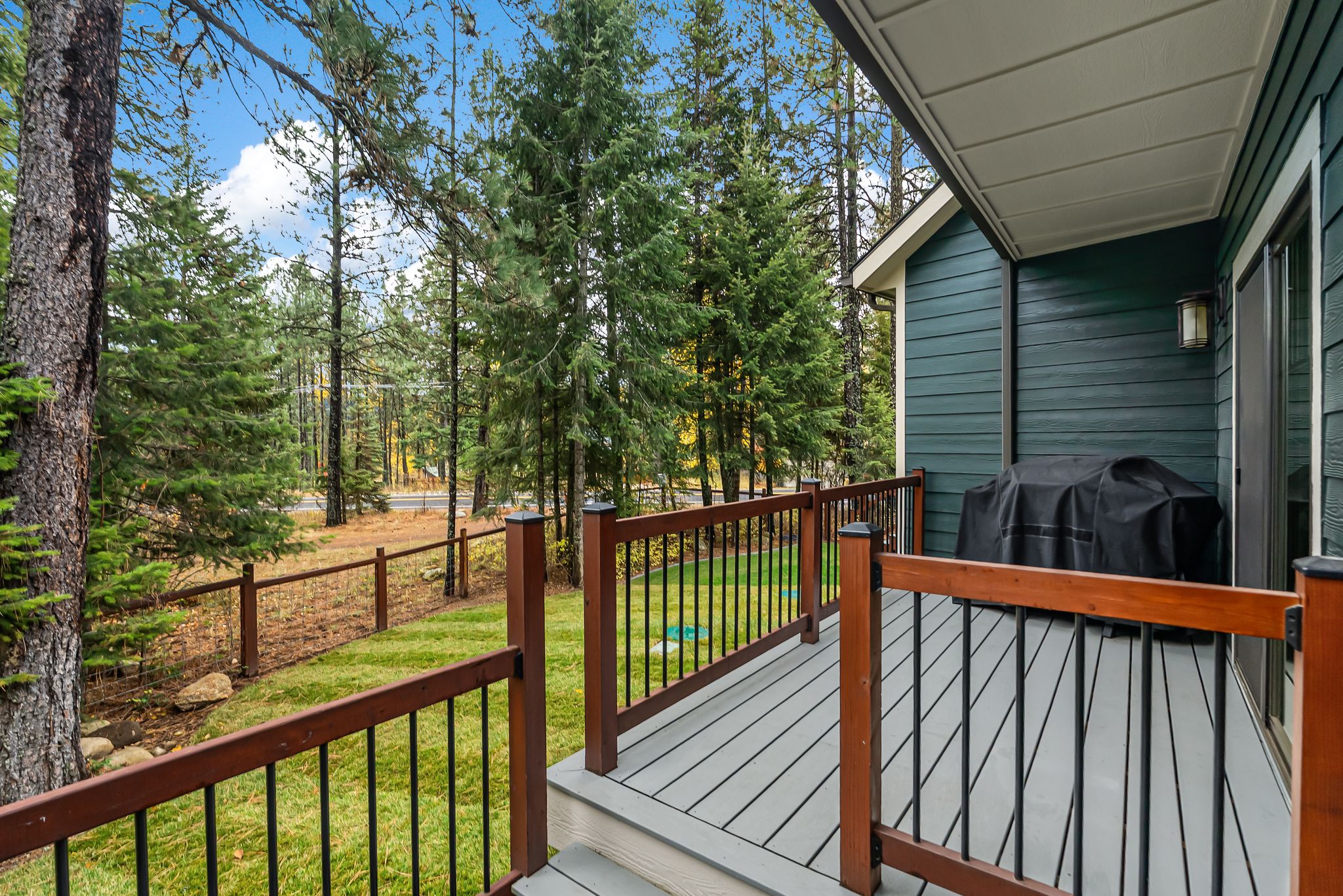 Sandpoint, Idaho, 83864, United States, 2 Bedrooms Bedrooms, ,3 BathroomsBathrooms,Residential,For Sale,1991135