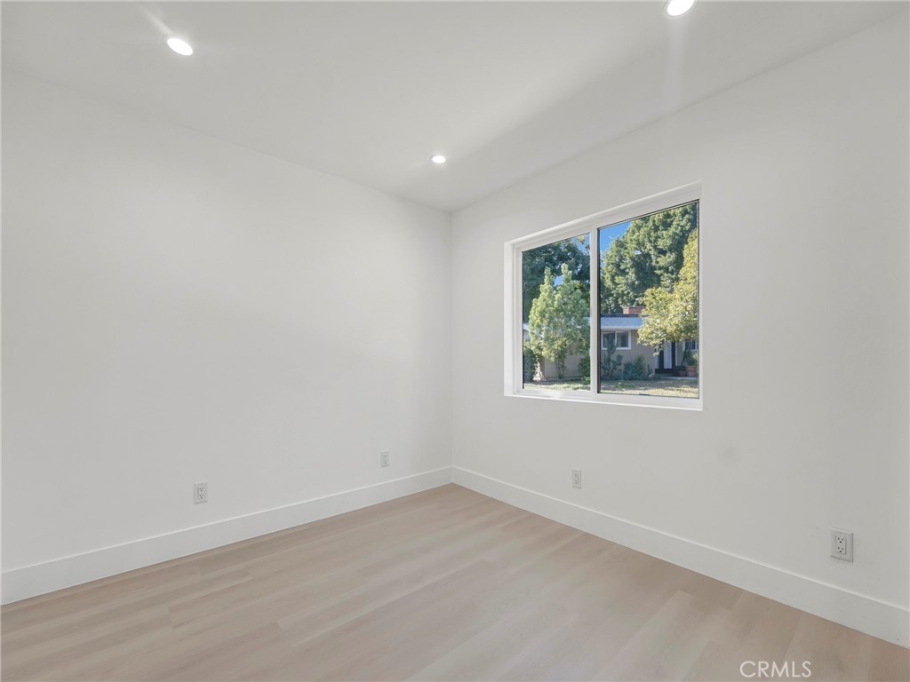 Winnetka, California, 91306, United States, 5 Bedrooms Bedrooms, ,3 BathroomsBathrooms,Residential,For Sale,1987319