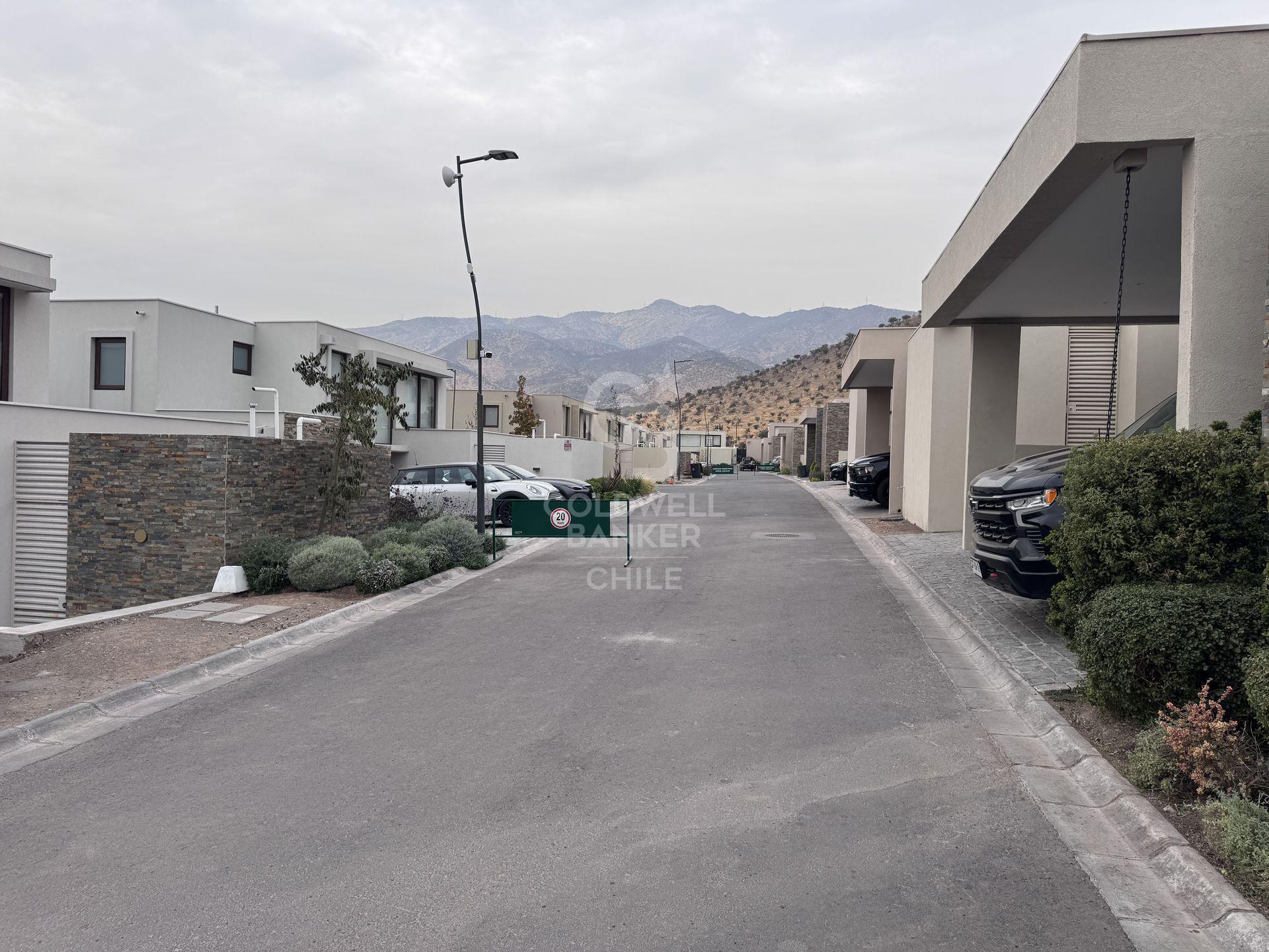 Colina, Chile, 3 Bedrooms Bedrooms, ,3 BathroomsBathrooms,Residential,For Sale,1784162