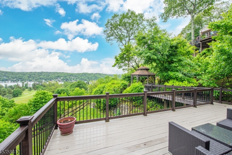 Sparta Twp., New Jersey, 07871, United States, 4 Bedrooms Bedrooms, ,3 BathroomsBathrooms,Residential,For Sale,1901474