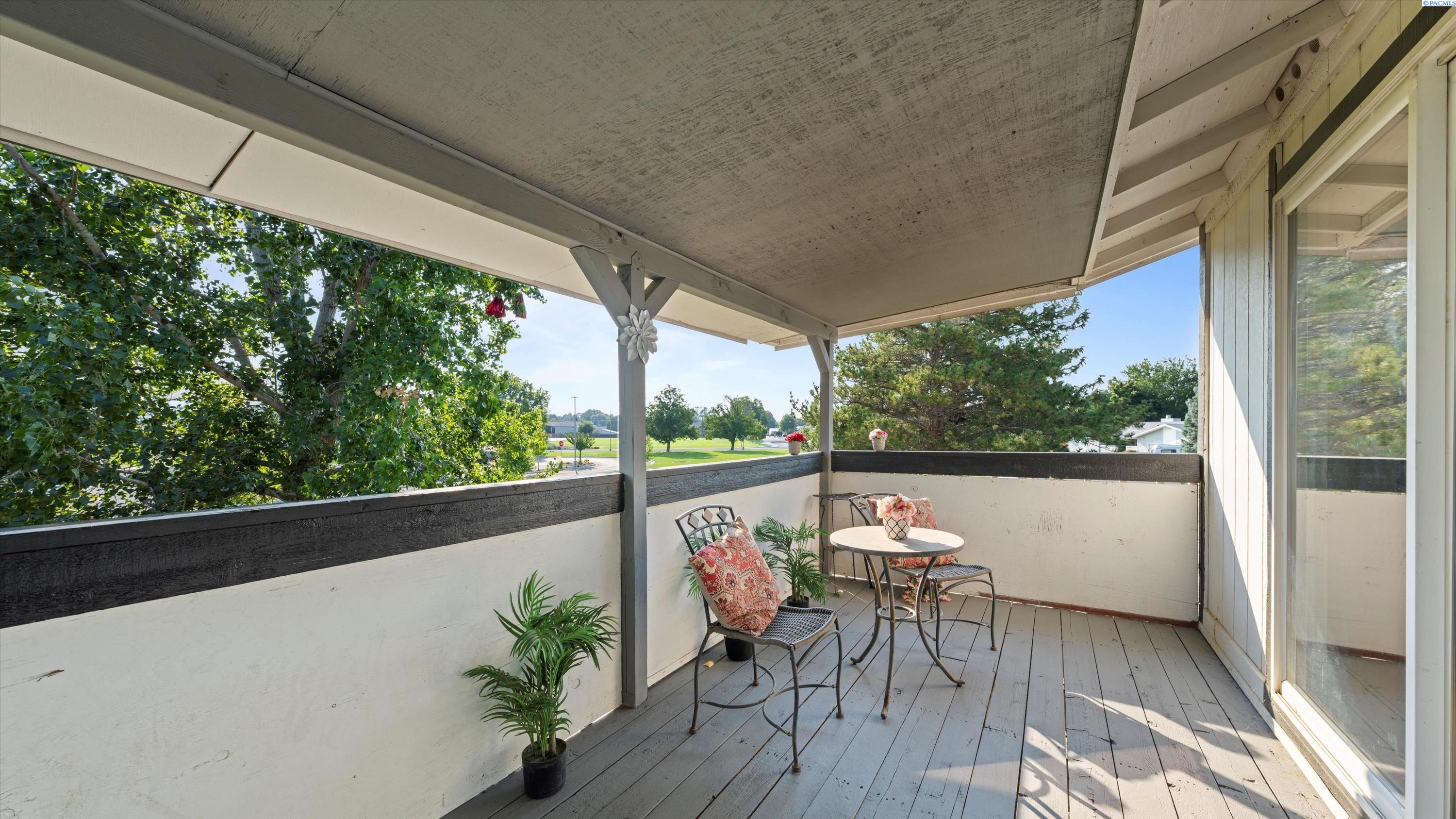 Kennewick, Washington, 99338, United States, 4 Bedrooms Bedrooms, ,1 BathroomBathrooms,Residential,For Sale,1933317
