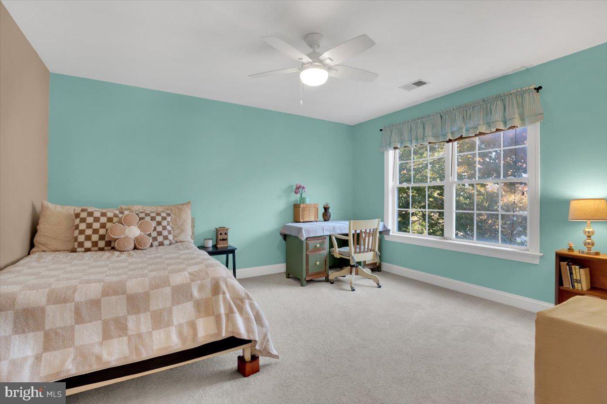 Hamilton, Virginia, 20158, United States, 4 Bedrooms Bedrooms, ,5 BathroomsBathrooms,Residential,For Sale,1987096