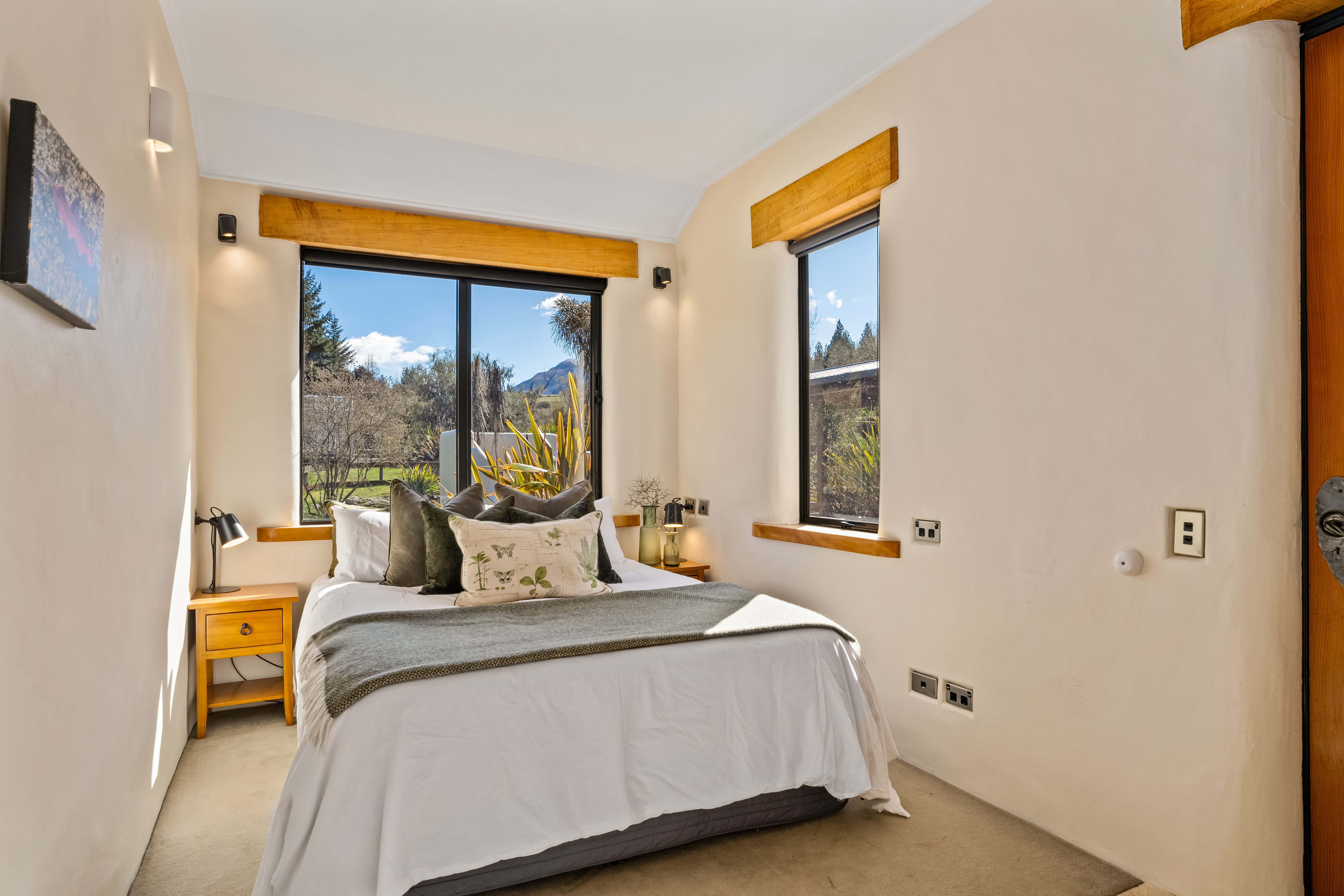  Secluded Riverside Setting - 物件實景