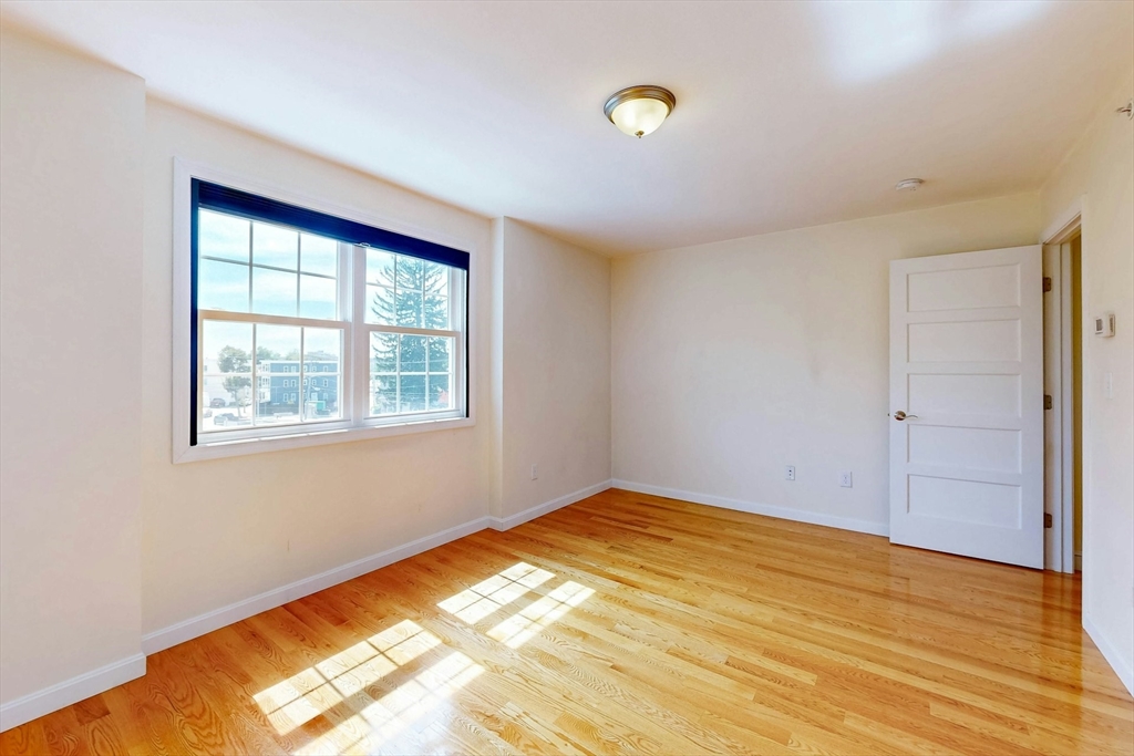 Lynn, Massachusetts, 01905, United States, 2 Bedrooms Bedrooms, ,2 BathroomsBathrooms,Residential,For Sale,1942525