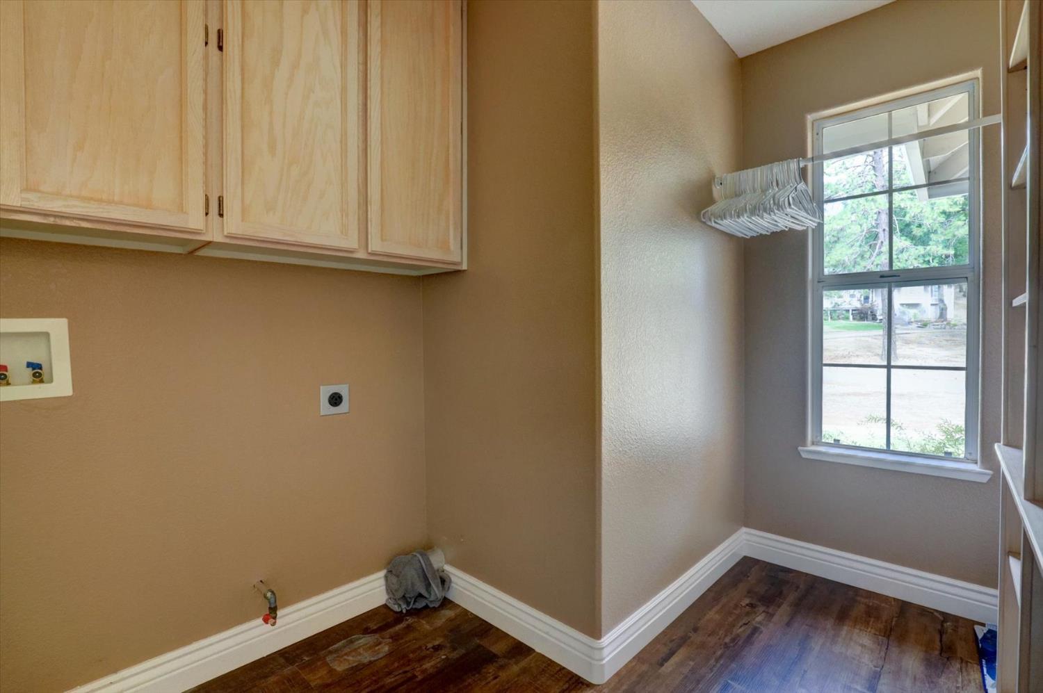 Penn Valley, California, 95946, United States, 3 Bedrooms Bedrooms, ,2 BathroomsBathrooms,Residential,For Sale,1902443