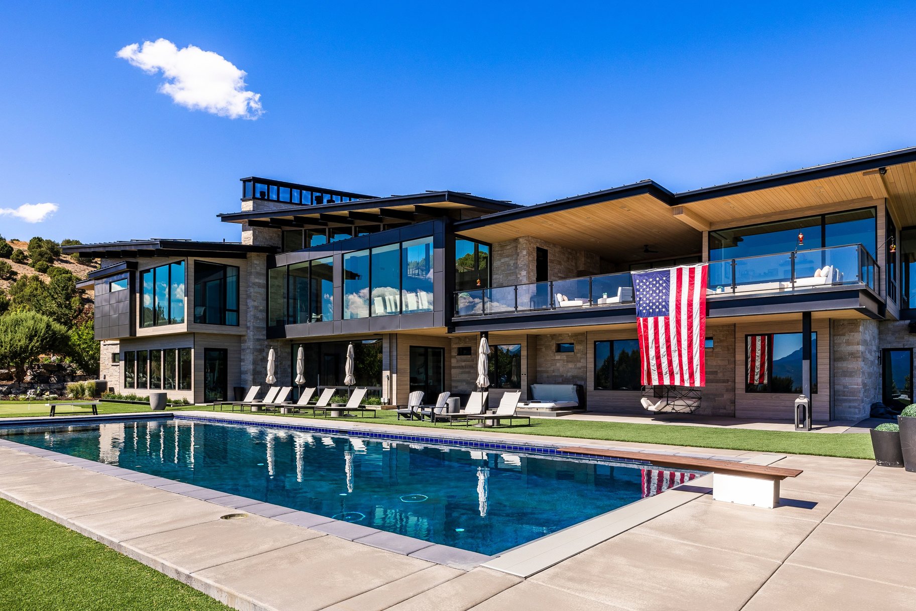  Luxury Lives Here  Architectural Masterpiece with Unmatched Privacy & Views - 物件實景