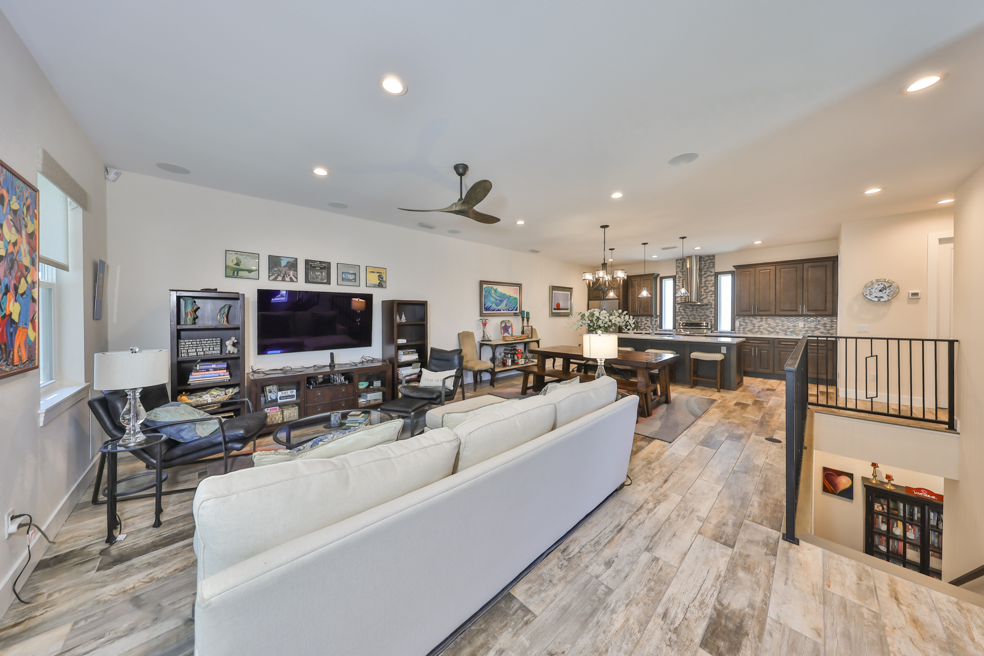 Tampa, Florida, 36611, United States, 3 Bedrooms Bedrooms, ,4 BathroomsBathrooms,Residential,For Sale,1931237