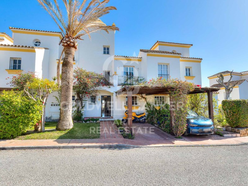 Estepona, Andalusia, ES, 4 Bedrooms Bedrooms, ,4 BathroomsBathrooms,Residential,For Sale,1708349