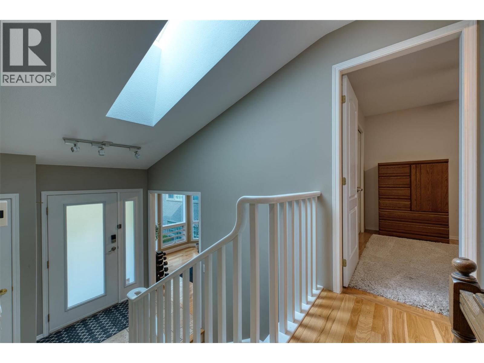 KELOWNA, British Columbia, V1V 1S6, CA, 3 Bedrooms Bedrooms, ,2 BathroomsBathrooms,Residential,For Sale,1951422