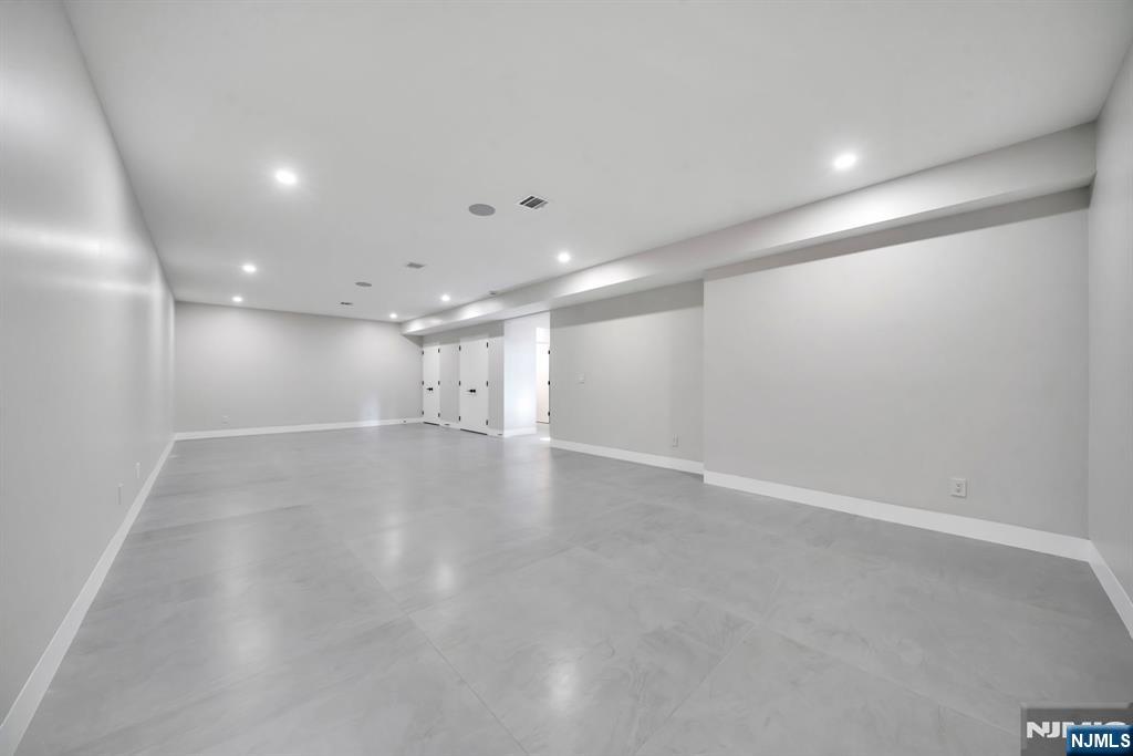 Tenafly, New Jersey, 07670, United States, 6 Bedrooms Bedrooms, ,6 BathroomsBathrooms,Residential,For Sale,1906714