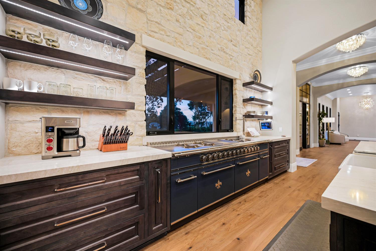 Loomis, California, 95650, United States, 6 Bedrooms Bedrooms, ,6 BathroomsBathrooms,Residential,For Sale,1908935