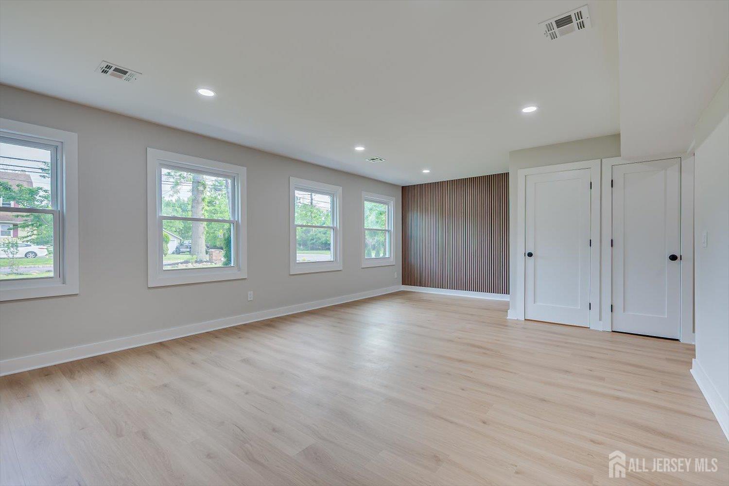 Piscataway, New Jersey, 08854, United States, 5 Bedrooms Bedrooms, ,3 BathroomsBathrooms,Residential,For Sale,2048679