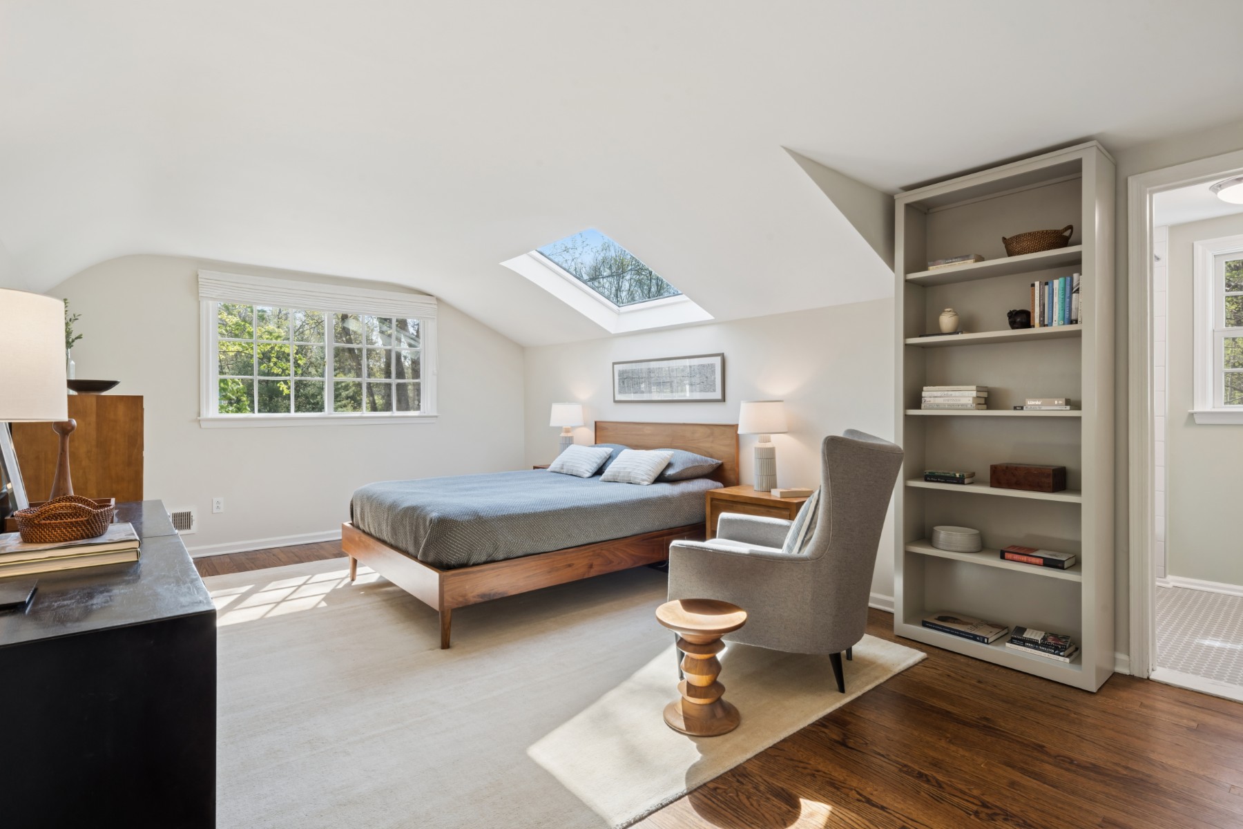  Beautifully Renovated Home with Beautiful Outdoor Setting - 物件實景