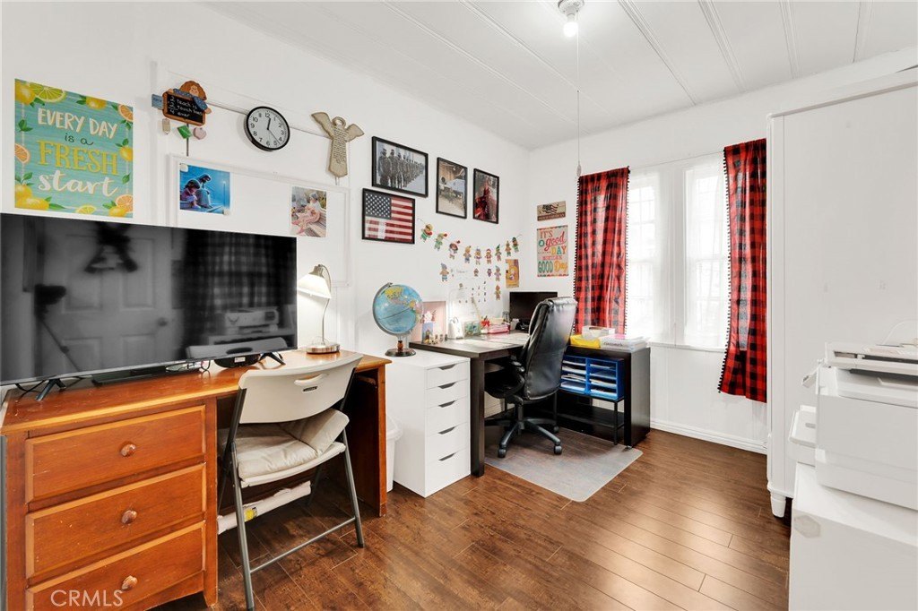 Los Angeles, California, 90044, United States, 3 Bedrooms Bedrooms, ,2 BathroomsBathrooms,Residential,For Sale,1931570