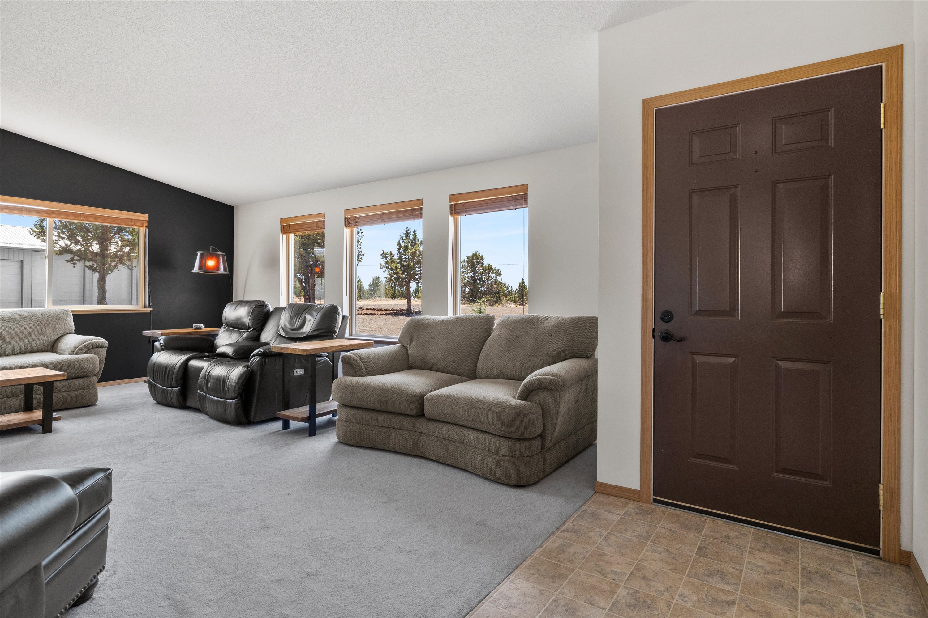 Prineville, Oregon, 97754, United States, 3 Bedrooms Bedrooms, ,2 BathroomsBathrooms,Residential,For Sale,1849917