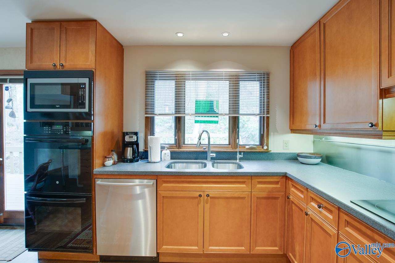 Huntsville, Alabama, 35802, United States, 4 Bedrooms Bedrooms, ,3 BathroomsBathrooms,Residential,For Sale,1996738