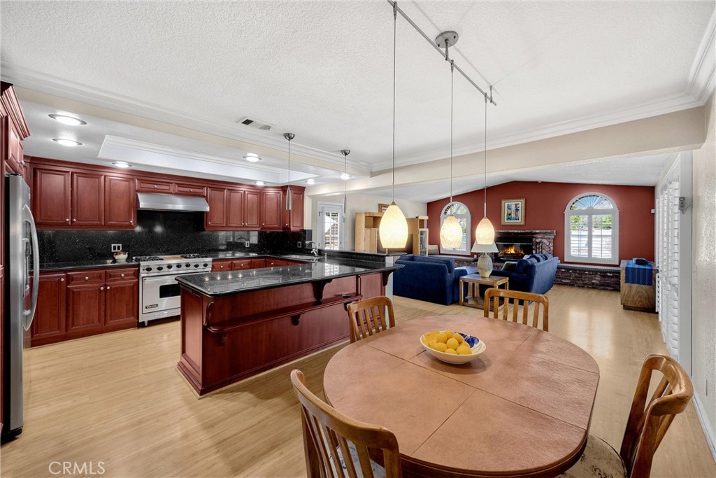 Upland, California, 91786, United States, 5 Bedrooms Bedrooms, ,2 BathroomsBathrooms,Residential,For Sale,1927860