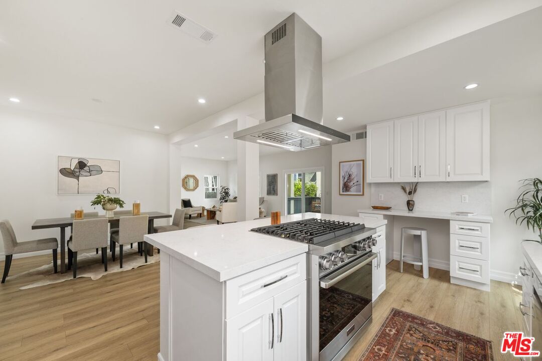 Los Angeles, California, 90004, United States, 4 Bedrooms Bedrooms, ,3 BathroomsBathrooms,Residential,For Sale,1785182