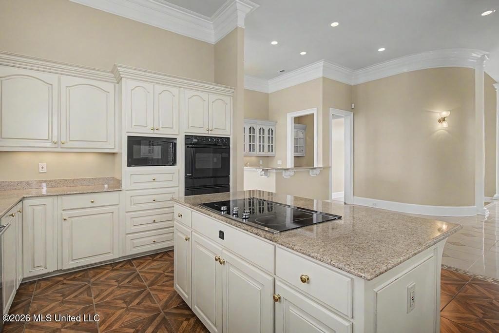 Gulfport, Mississippi, 39503, United States, 6 Bedrooms Bedrooms, ,7 BathroomsBathrooms,Residential,For Sale,2048640
