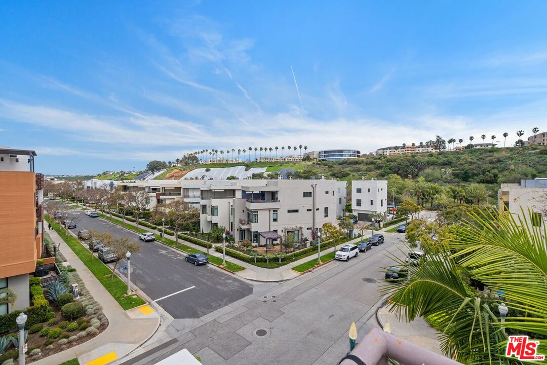 Los Angeles, California, 90094, United States, 3 Bedrooms Bedrooms, ,4 BathroomsBathrooms,Residential,For Sale,1947041