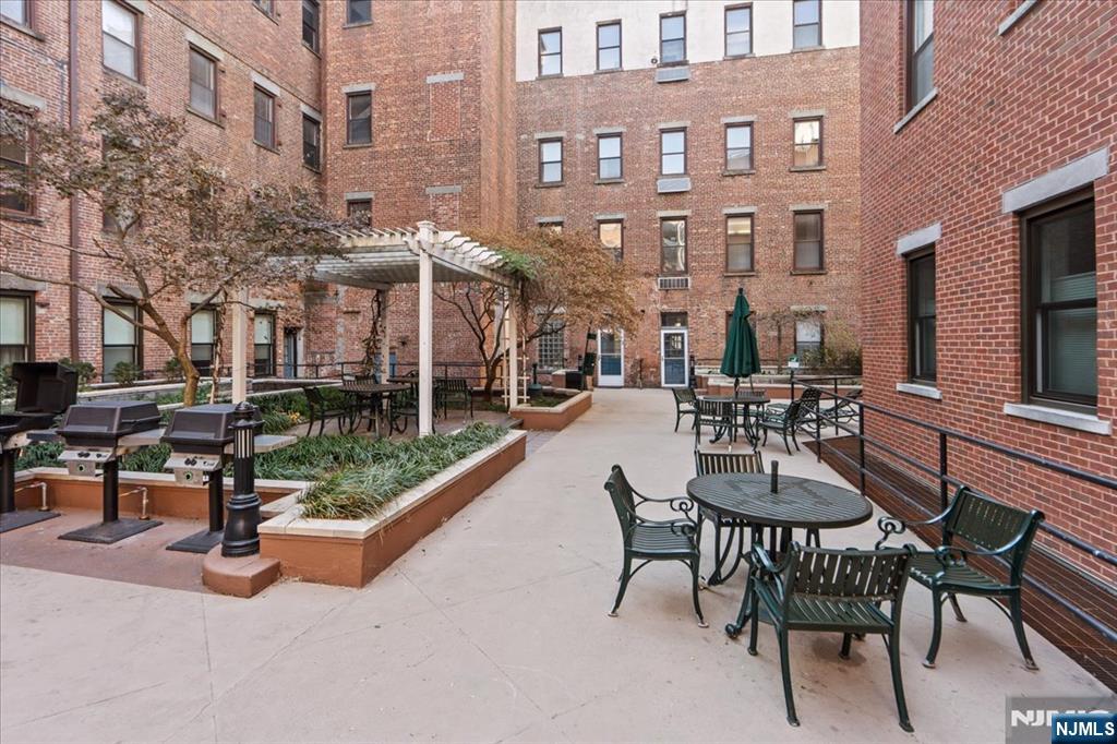 Jersey City, New Jersey, 07302, United States, 1 Bedroom Bedrooms, ,2 BathroomsBathrooms,Residential,For Sale,1950964
