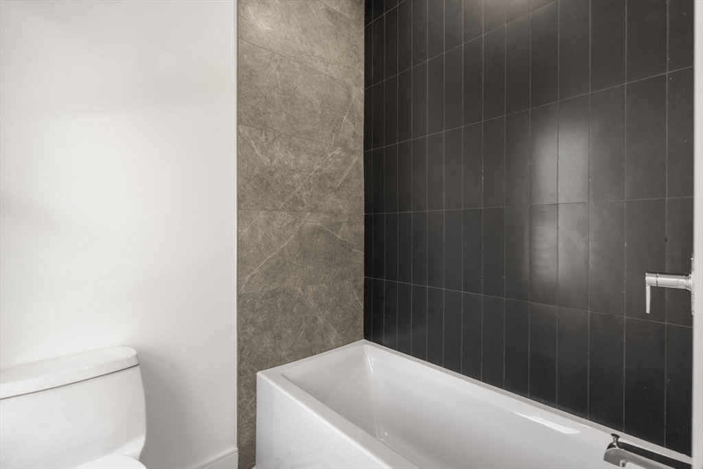 Newton, Massachusetts, 02458, United States, 4 Bedrooms Bedrooms, ,4 BathroomsBathrooms,Residential,For Sale,1991702