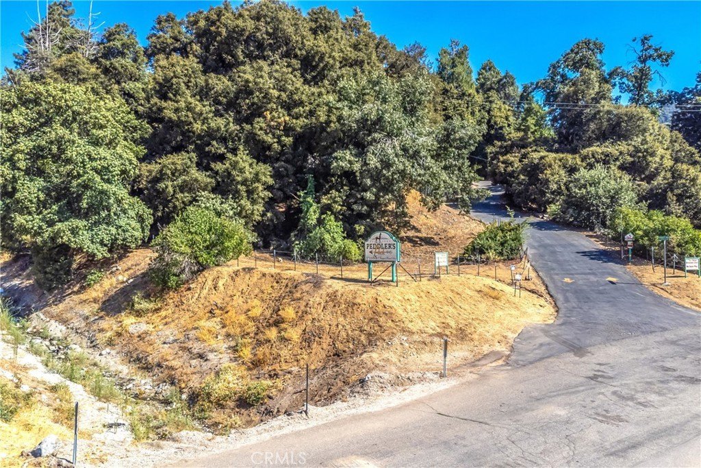 Oak Glen, California, 92399, United States, 3 Bedrooms Bedrooms, ,4 BathroomsBathrooms,Residential,For Sale,1981535