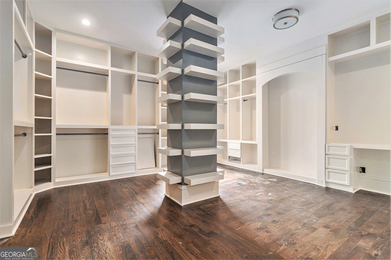 Roswell, Georgia, 30075, United States, 9 Bedrooms Bedrooms, ,15 BathroomsBathrooms,Residential,For Sale,1953234