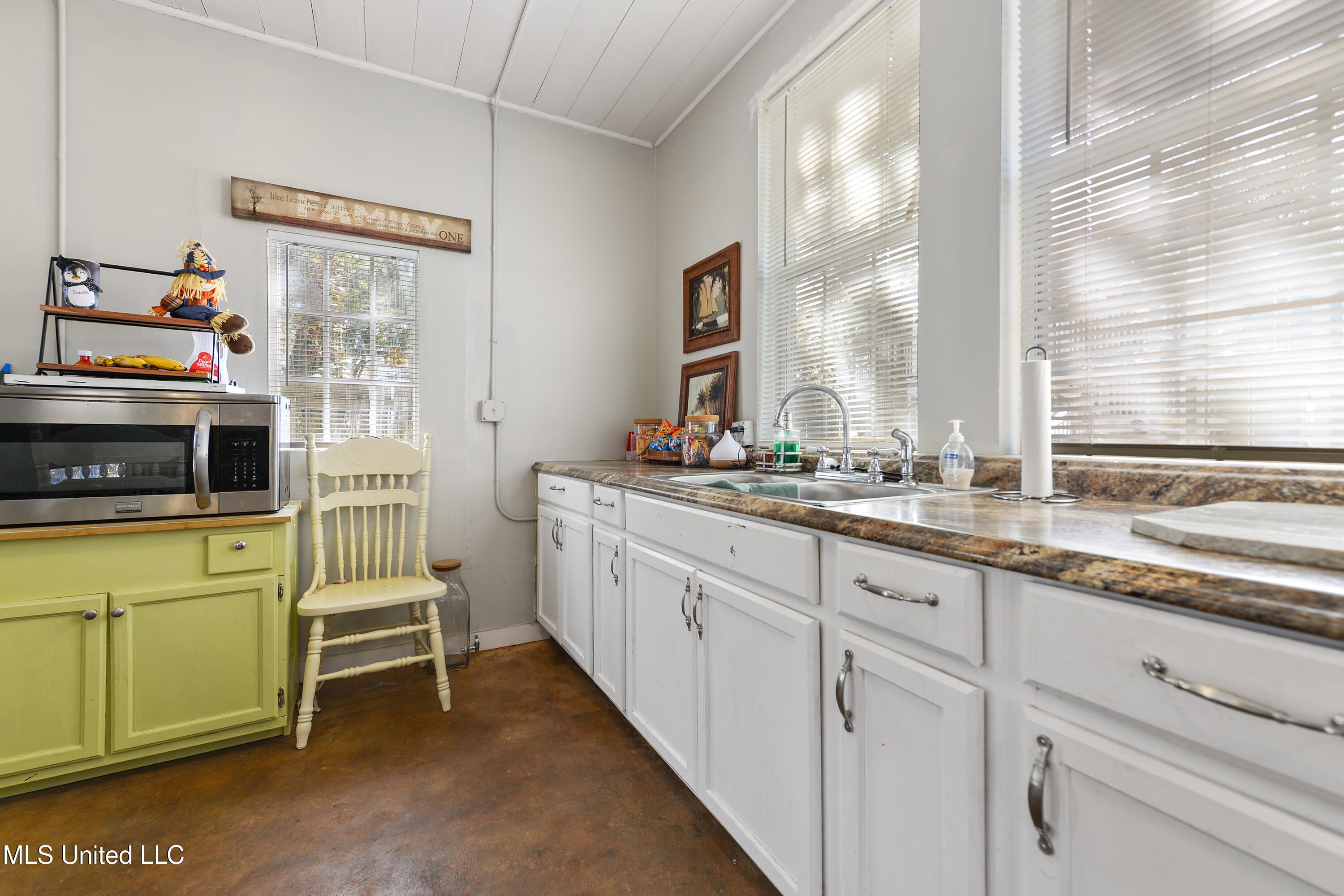 Biloxi, Mississippi, 39531, United States, 3 Bedrooms Bedrooms, ,3 BathroomsBathrooms,Residential,For Sale,1731984