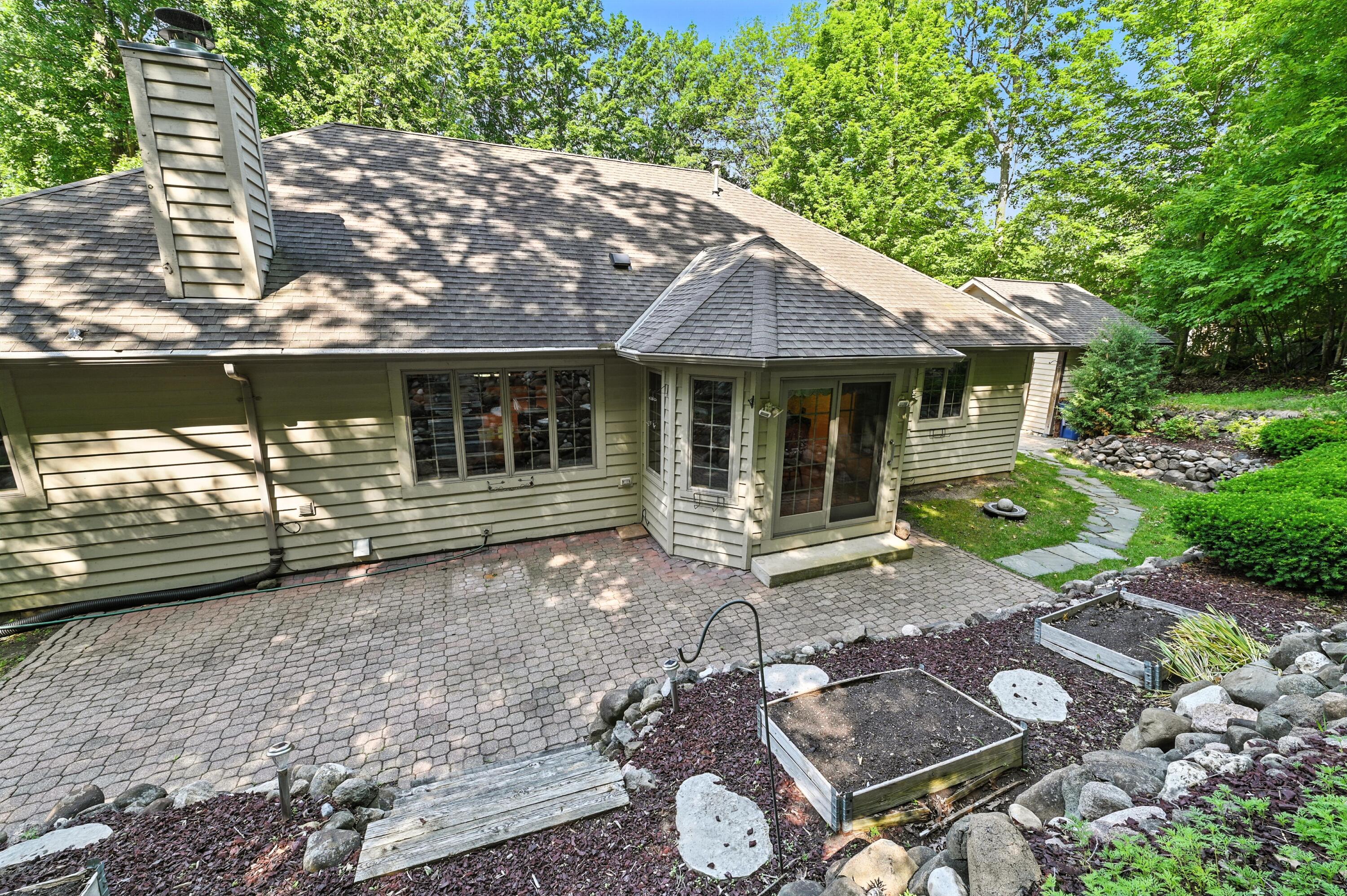 Slinger, Wisconsin, 53086, United States, 4 Bedrooms Bedrooms, ,3 BathroomsBathrooms,Residential,For Sale,1940965
