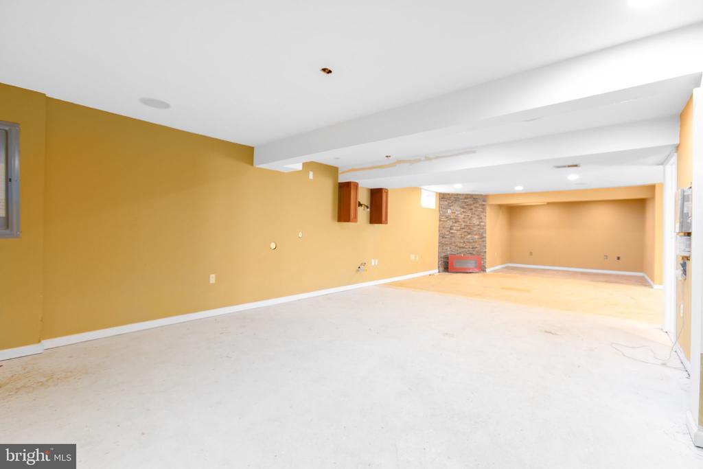 Fredericksburg, Virginia, 22407, United States, 4 Bedrooms Bedrooms, ,4 BathroomsBathrooms,Residential,For Sale,1883172